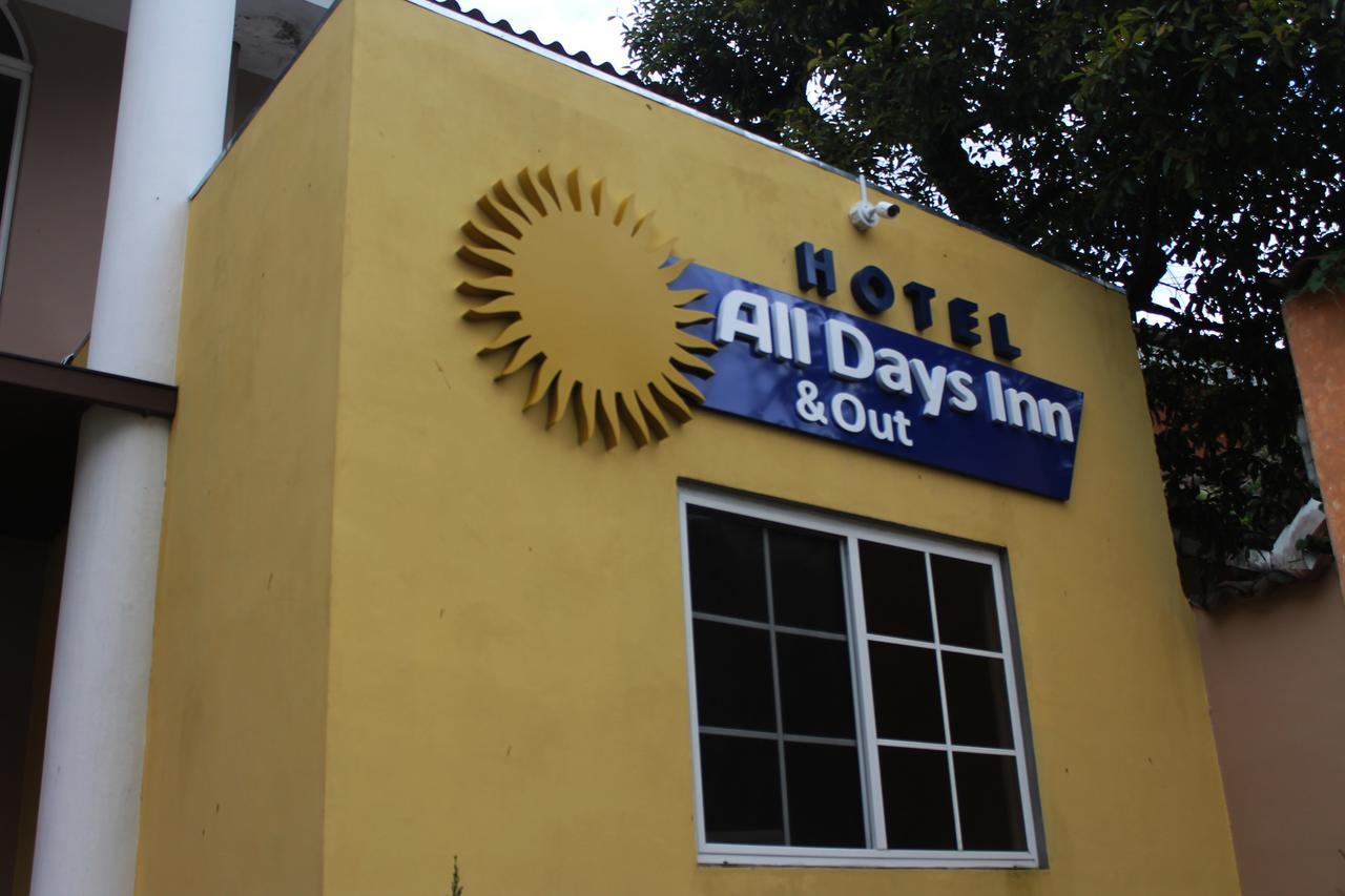 All Days Inn And Out San Salvador Exterior foto